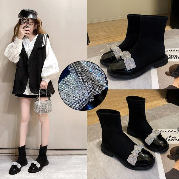 Moderne ženske čizme s kamenčićima i niskom četvrtastom petom