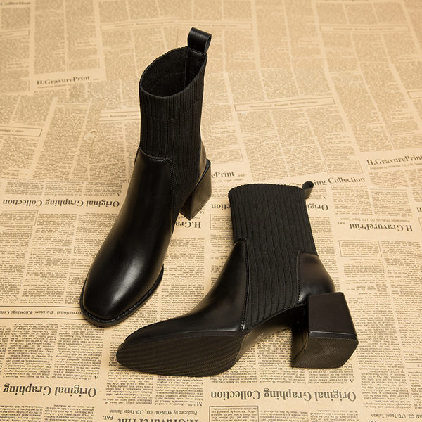 Novi model ženskih čizama na četvrtastu petu u crnoj boji