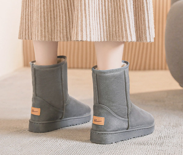 Ženske zimske čizme s toplom postavom