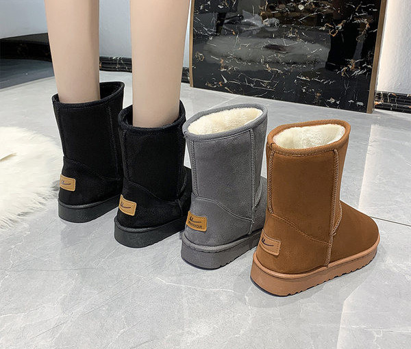 Ženske zimske čizme s toplom postavom