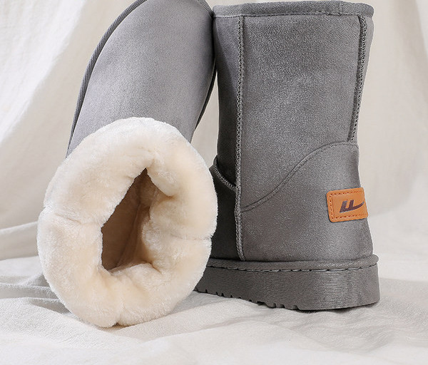 Ženske zimske čizme s toplom postavom