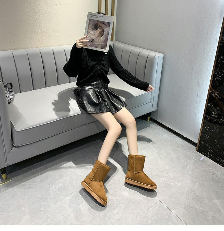 Ženske zimske čizme s toplom postavom