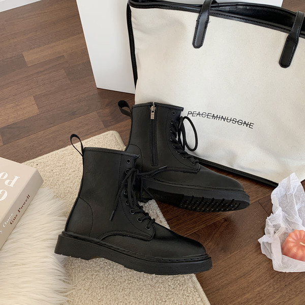 Дамски боти изчистен модел от еко кожа