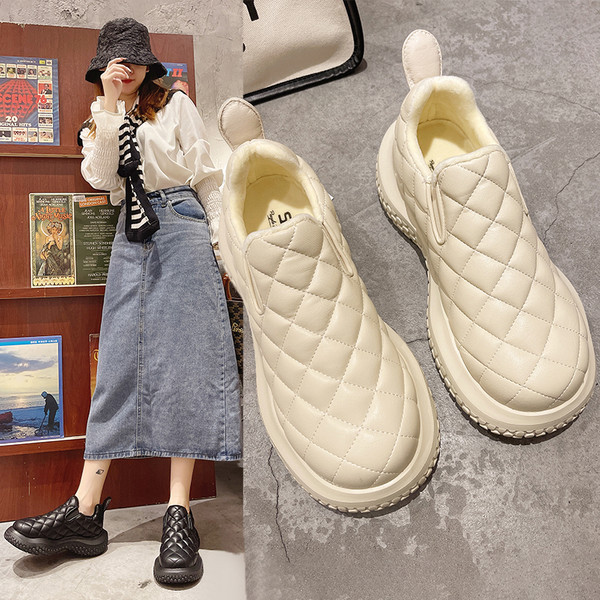 Ženske elegantne čizme zaobljeni model sa ravnim potplatom u dvije boje