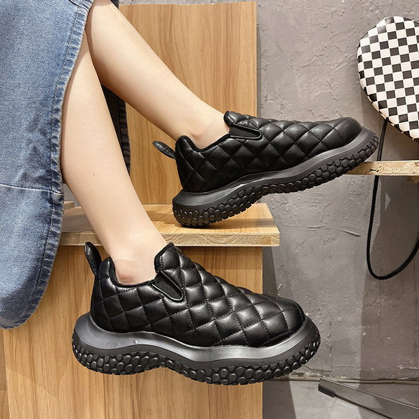 Ženske elegantne čizme zaobljeni model sa ravnim potplatom u dvije boje