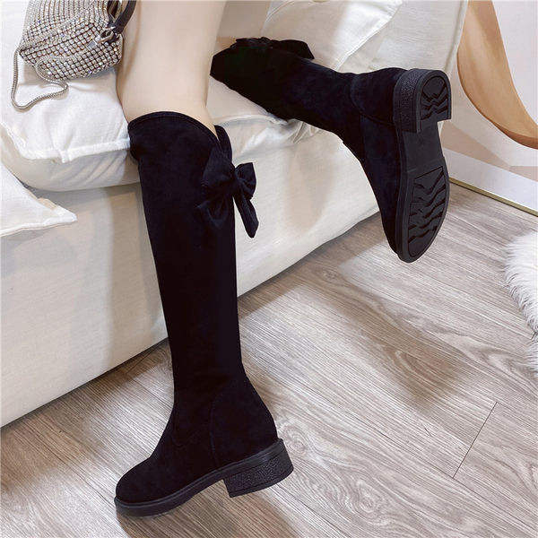 Ženske ležerne čizme s trakom u crnoj boji