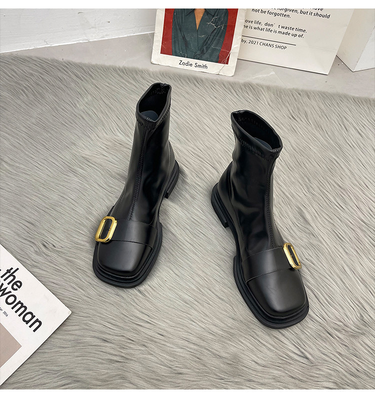 Moderne ženske čizme sa kopčom