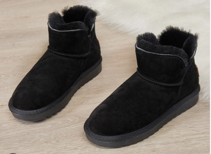 Elegantne ženske čizme s mekom podstavom i vezom