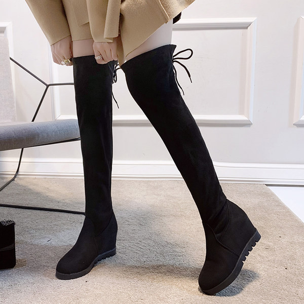 Ženske čizme od brušene kože s vezicama