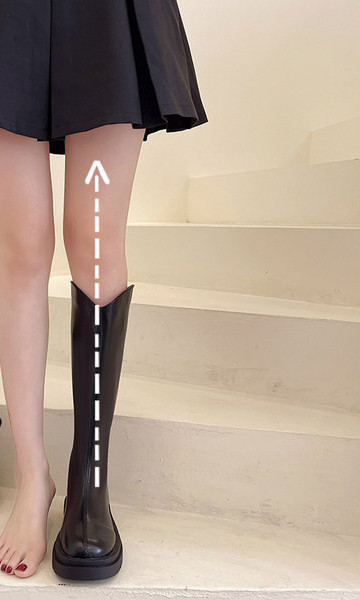 Ženske kožne čizme u bijeloj i crnoj boji