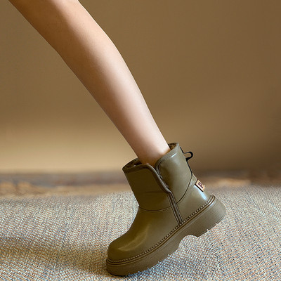 Zimske lakirane čizme s toplom postavom