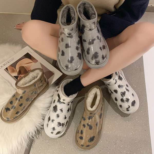 Καθημερινές γυναικείες μπότες με επίπεδη σόλα και απαλή φόδρα