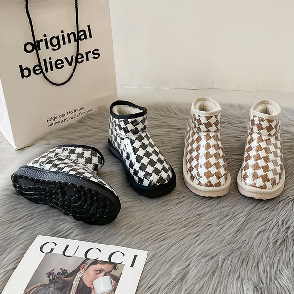 Ženske kožne čizme sa toplom postavom u dvije boje