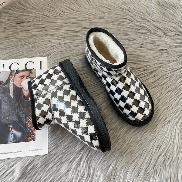 Ženske kožne čizme sa toplom postavom u dvije boje