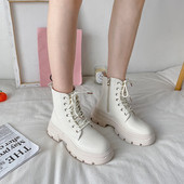 Ženske čizme s grubim đonom na vezice i kopčanjem na patent