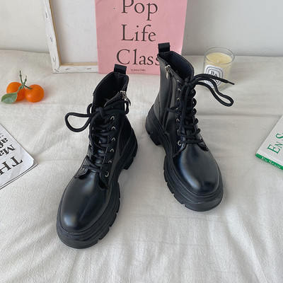 Ženske čizme s grubim đonom na vezice i kopčanjem na patent