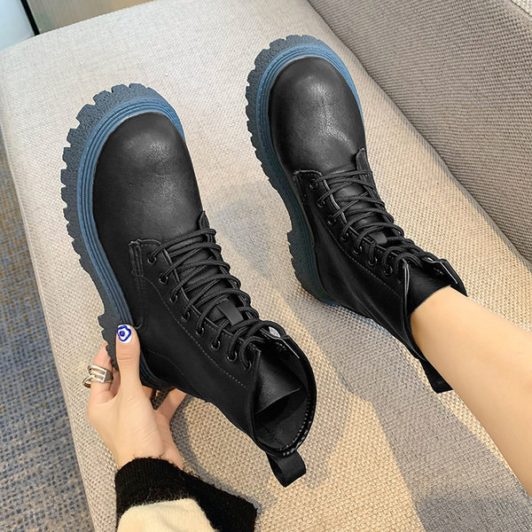 Moderne ženske čizme od eko kože sa đonom u boji