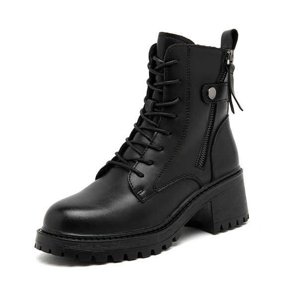 Novi model ženskih kožnih čizama na nisku četvrtastu petu