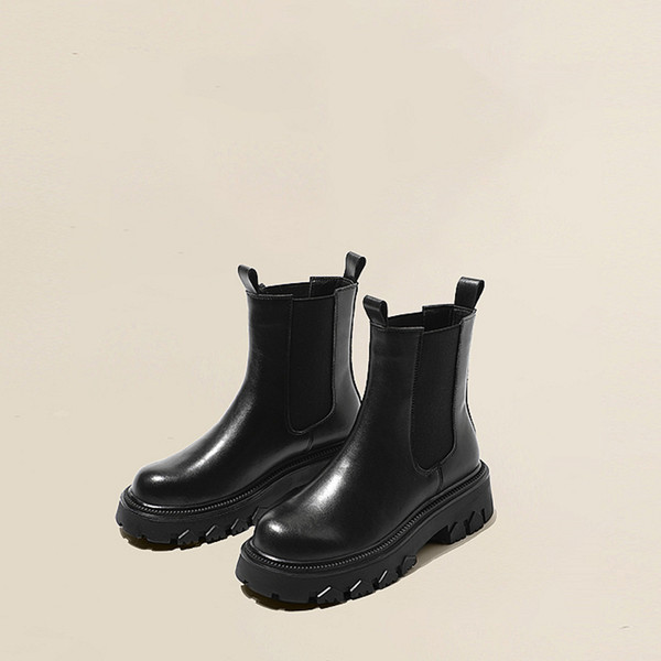 Kožne ženske čizme običan model