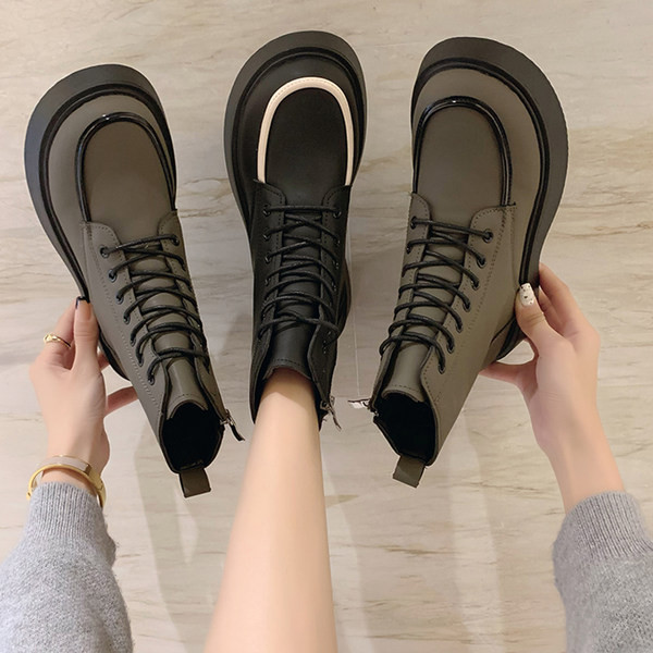 Kožne ženske čizme na vezice - ravan potplat