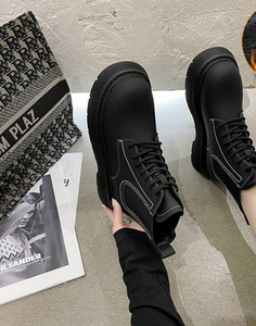 Ženske kožne čizme sa vezicama u dvije boje