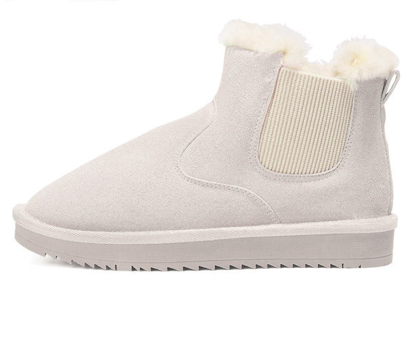 Ženske čizme s toplom postavom i ravnim potplatom