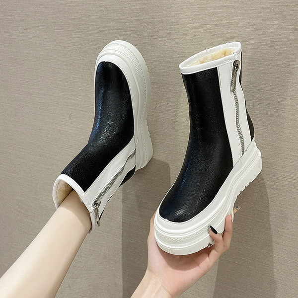 Дамски боти с равна  подметка и цип - топла подплата