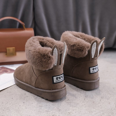 Ženske čizme s toplom postavom i 3D elementima