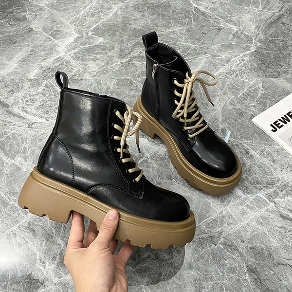 Ženske čizme sa đonom u boji i vezicama od eko kože