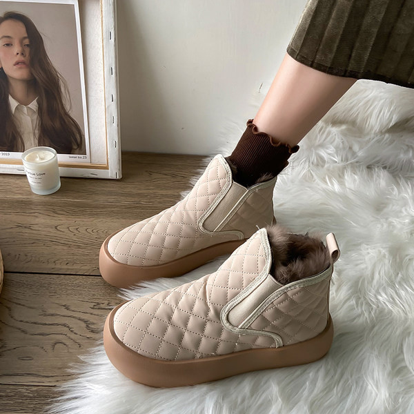 Aktuelne čizme od eko kože sa puhom