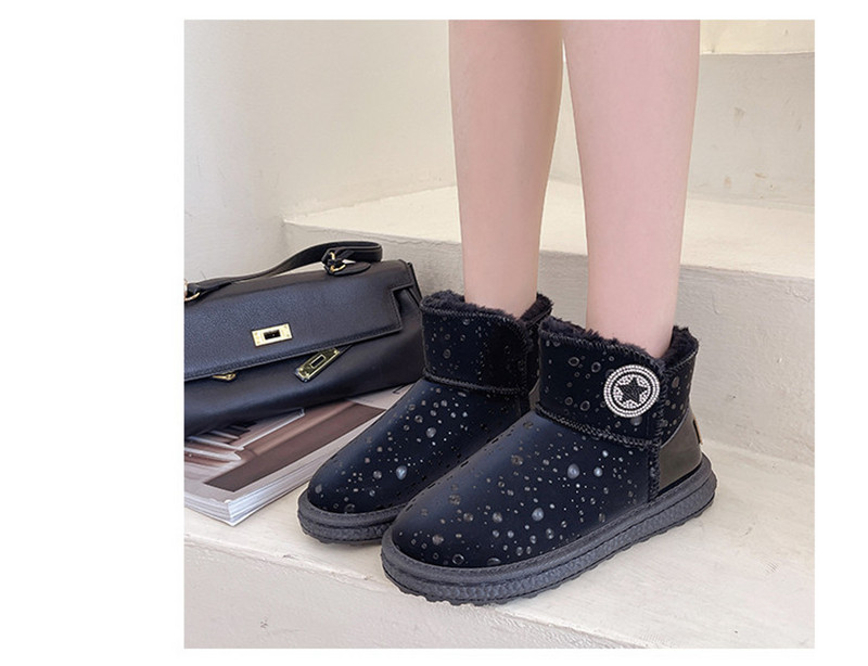 Ženske čizme s toplom postavom i grbom