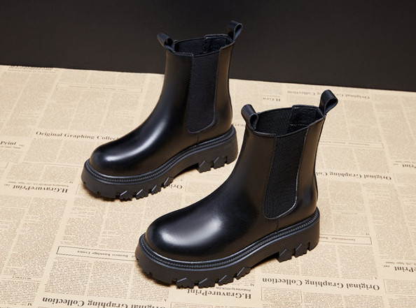 Ženske čizme na lastiku, čisti model od eko kože