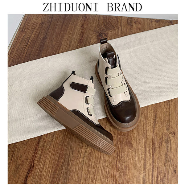 Ženske retro čizme s kopčanjem na čičak i ravnim potplatom