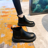 Ženske kožne čizme sa ravnim đonom u dvije boje