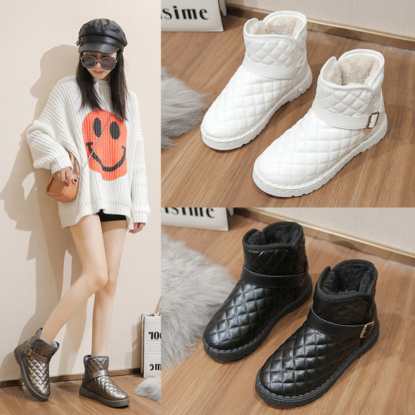 Ženske čizme s toplom postavom i ravnim potplatom