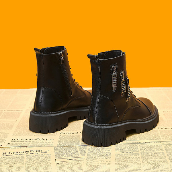 Ženske čizme u crnoj boji sa grubim đonom