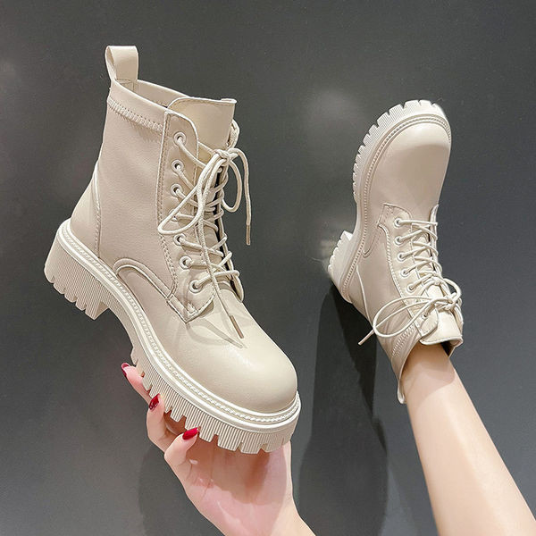 Čist model ženske kubanke od umjetne kože