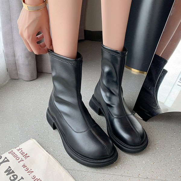 Ženske kožne čizme s ravnim đonom