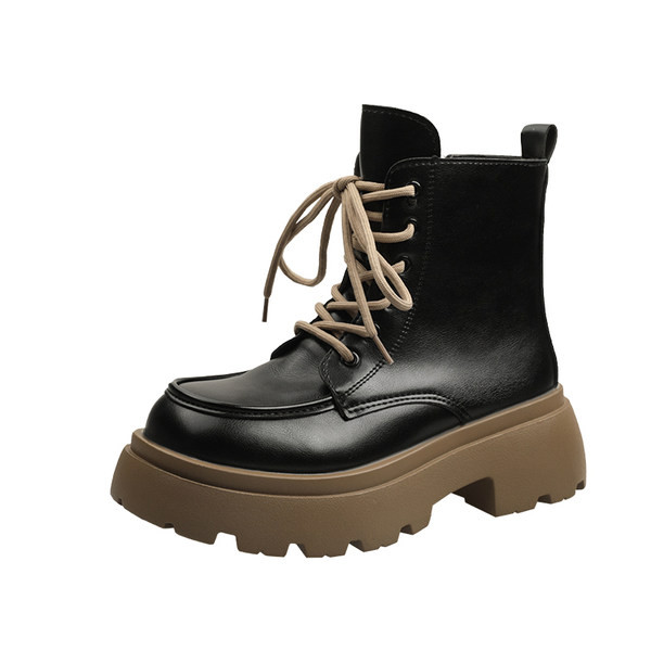 Кожени дамски боти  с връзки и груба подметка 