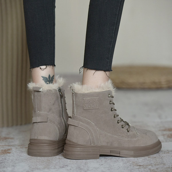 Ženske zimske čizme s toplom postavom i vezicama