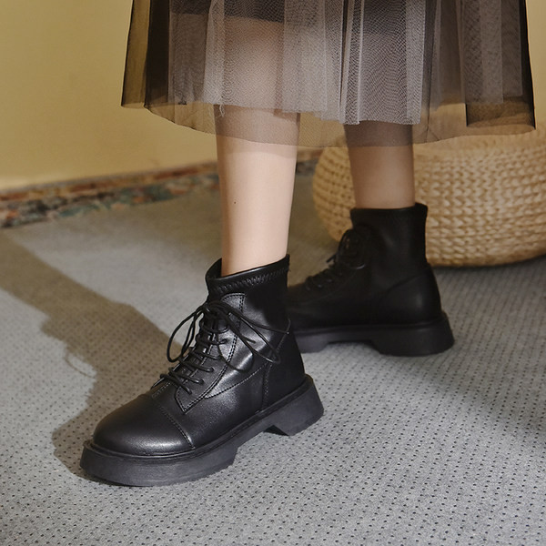 Ženske kožne cipele sa vezicama - crne boje