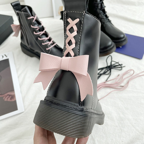 Ženske čizme s trakom u crnoj boji