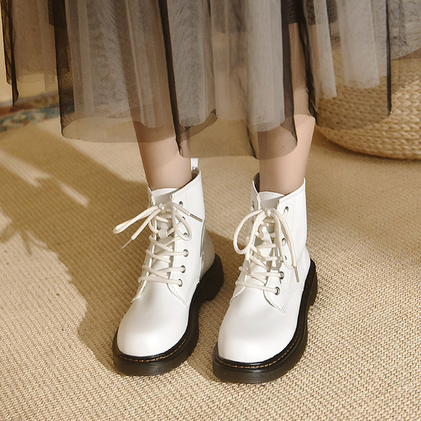 Casual ženske čizme od umjetne kože - bijele i crne