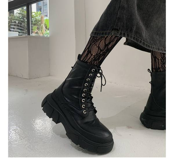 Ženske čizme od eko kože sa grubim đonom i vezicama