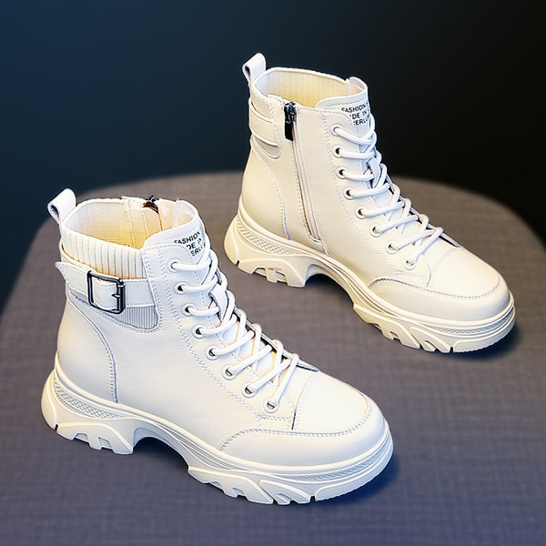 Elegantne ženske čizme s kopčom i vezicama