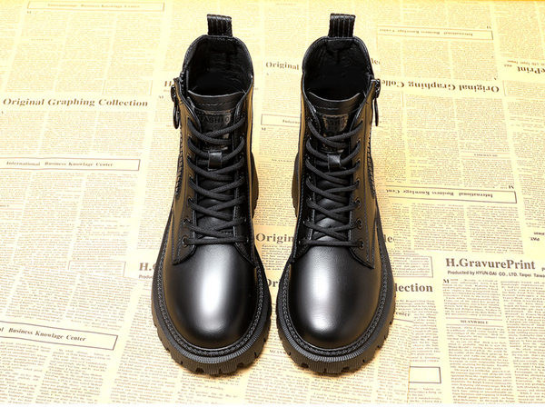 Ležerne čizme u crnoj boji s patentnim zatvaračem za žene