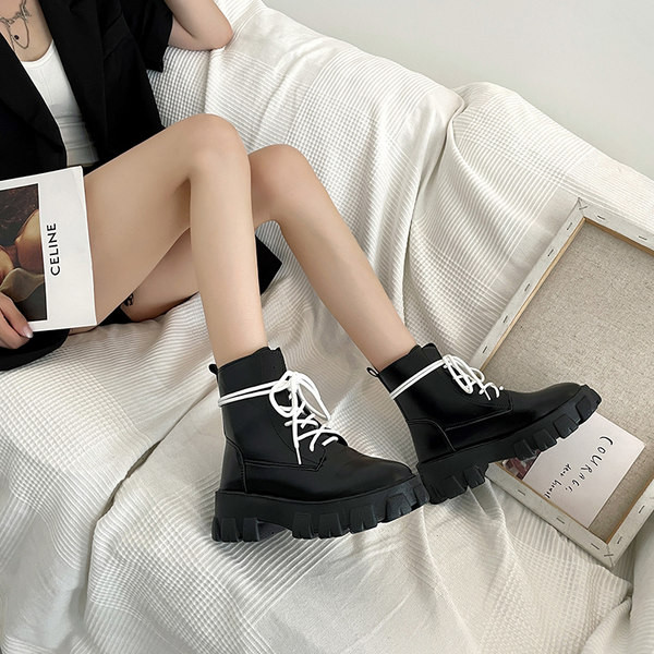 Ženske čizme s debelim đonom i vezicama u boji