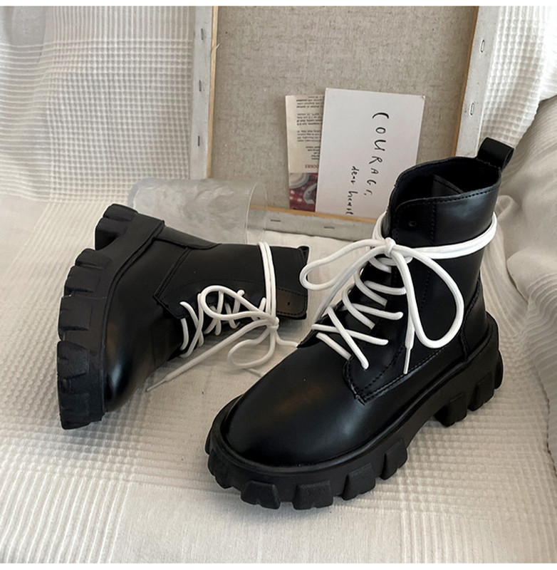 Ženske čizme s debelim đonom i vezicama u boji