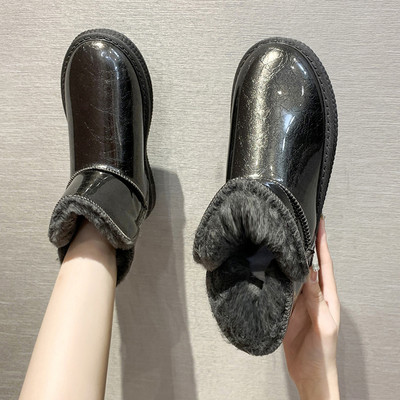 Ženske lakirane čizme s toplom postavom