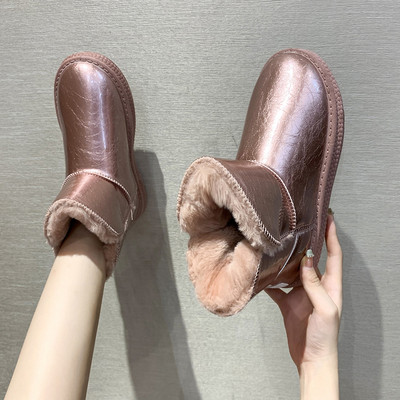 Ženske lakirane čizme s toplom postavom